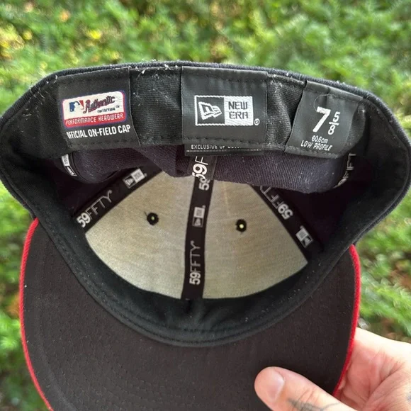 Early 2000’s Cleveland Indians Chief Wahoo Fitted Baseball Hat - Picture 6 of 7